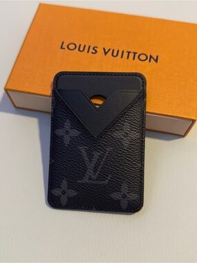Authentic Louis Vuitton Black Leather Card Holder MagSafe Wallet BRAND NEW